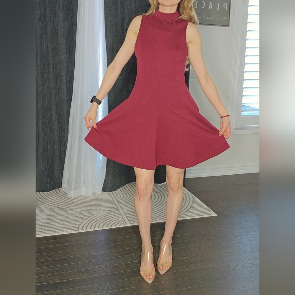 Sleeveless dress